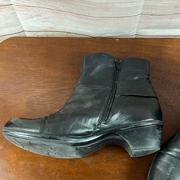 Clark Black Leather Boots - Picture 2 of 4